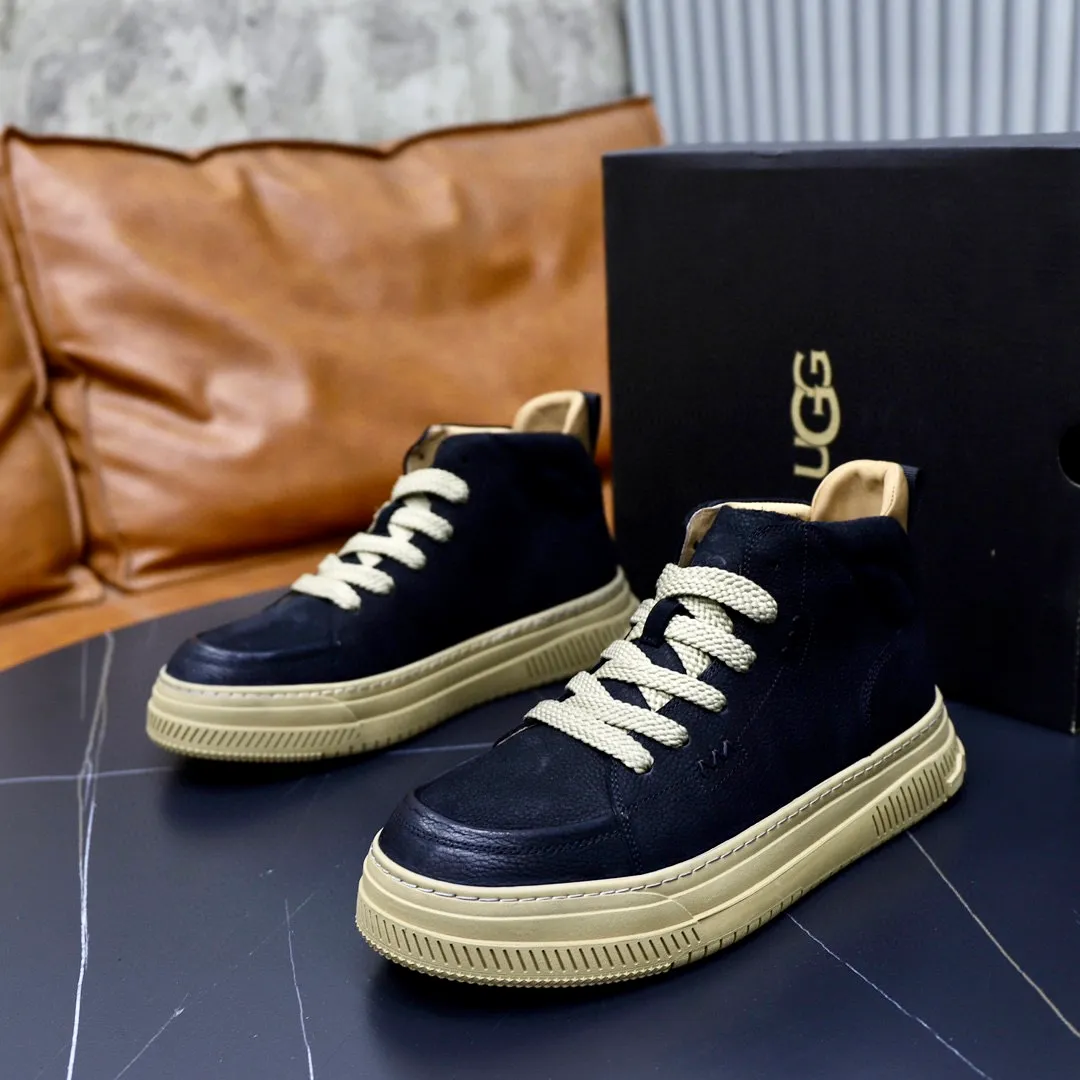 Ex-factory price: 640💰Thick wool imported from Australia Brand: UGG genuine purchasing agent Size: 38-44 Grade: Official website 1:1 Material: First layer of genuine leather waterproof and antifreeze upper Real wool lining Original non-slip soft wear-resistant outsole Style category: Men's casual shoes Trendy style Comfortable on the feet Color: Official website color synchronization